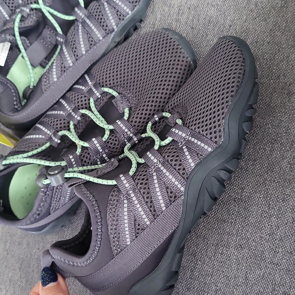 Water shoes